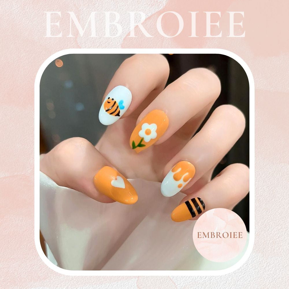 Cute Bee Hand-painted Press On Nails